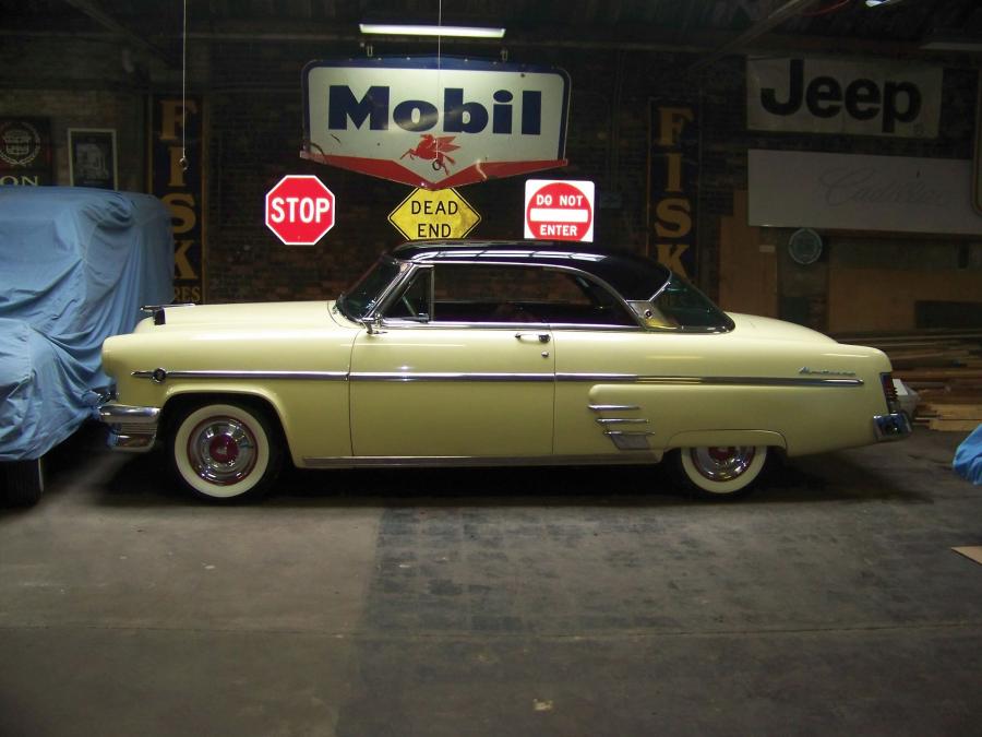  Mercury Monterey Hardtop Coupe 1954 года  (фото 13 из 24)